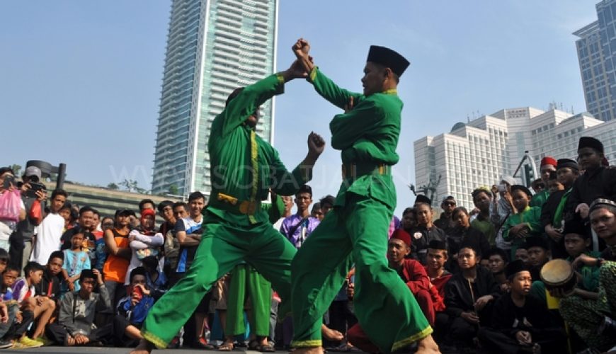 Atraksi 1000 Pendekar Betawi di Jakarta