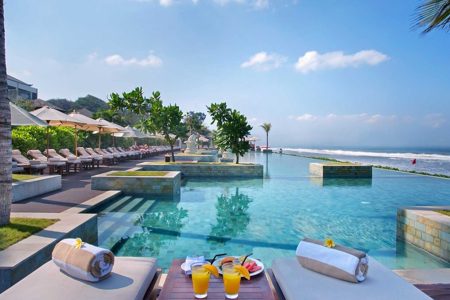 10 Rekomendasi Resort dan Hotel di Bali Dekat Pantai Terbaik