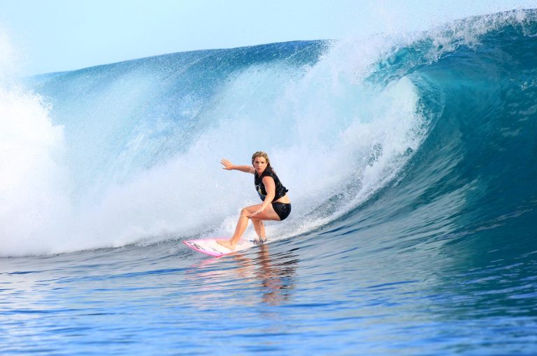 maanfaat surfing di Bali